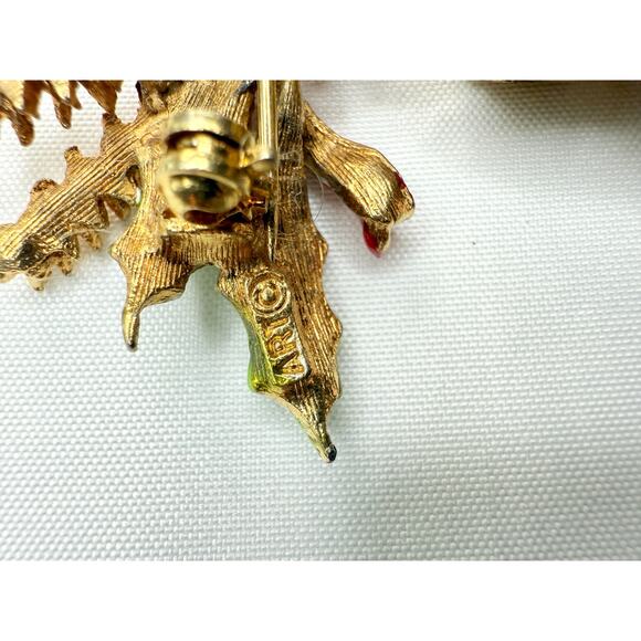 Vintage ART © Signed Christmas Bell & Holly Brooch - Picture 6 of 9